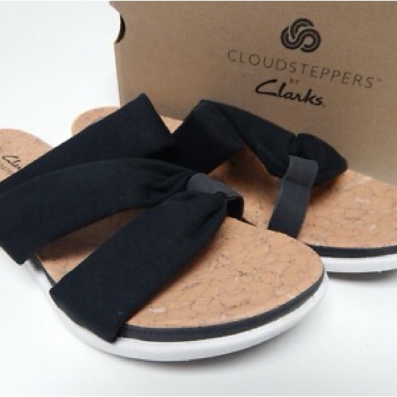 Cloudsteppers by Clarks Black Sandals - Picture 1 of 4